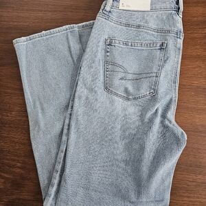 American Eagle mom straight jean